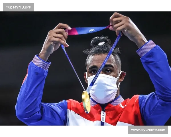 新疆拳击青训体系与国际接轨 古巴教练团队助力年轻选手技术升级